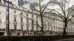 Superb 3 bed 4 bathroom Central London Flat
